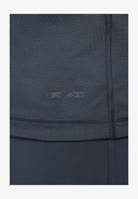Unselected, obsidian black