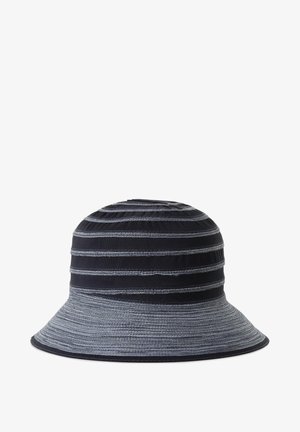 Zwart-grijs gestreepte bucket hat met getextureerde horizontale banden en een brede, licht uitlopende rand.