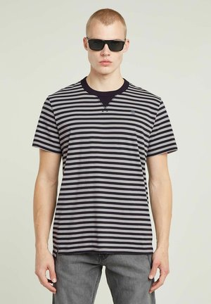 NIFOUS - T-Shirt print - dk black grey alloy stripe
