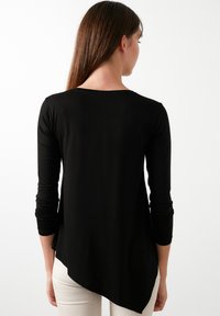 LELA ASYMMETRIC CUT CREW NECK  - Bluza - black