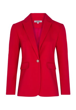 Blazer rouge en tissu lisse, avec une fermeture à un seul bouton, des revers crantés, et deux poches avant avec un détail à rabat.