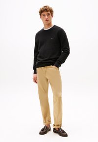 Tommy Hilfiger ESSENTIAL STRUCTURE CREW NECK - Vesta - black