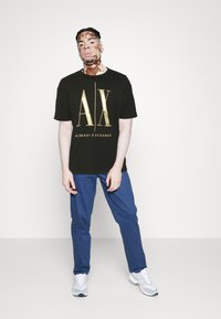 Armani Exchange Μπλουζάκι με στάμπα - black