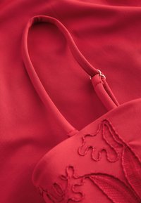 Non selezionato, red