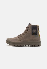 PAMPA SURPLUS UNISEX - Botines con plataforma - major brown