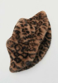 Beret iz umetnega krzna z vzorcem leoparda v rjavi in črni barvi. Mehka tekstura, zaobljena oblika, z izrazitim živalskim vzorcem. Primeren za hladno vreme.