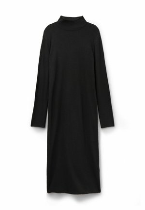Schwarzes gestricktes Kleid mit hohem Kragen, langen Ärmeln und lockerer Passform. Glatte Textur, gerade Silhouette und mittellanges Design.