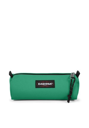 Green Eastpak pencil case with black zipper and logo patch, featuring a pull loop on the zipper, isolated on white background.