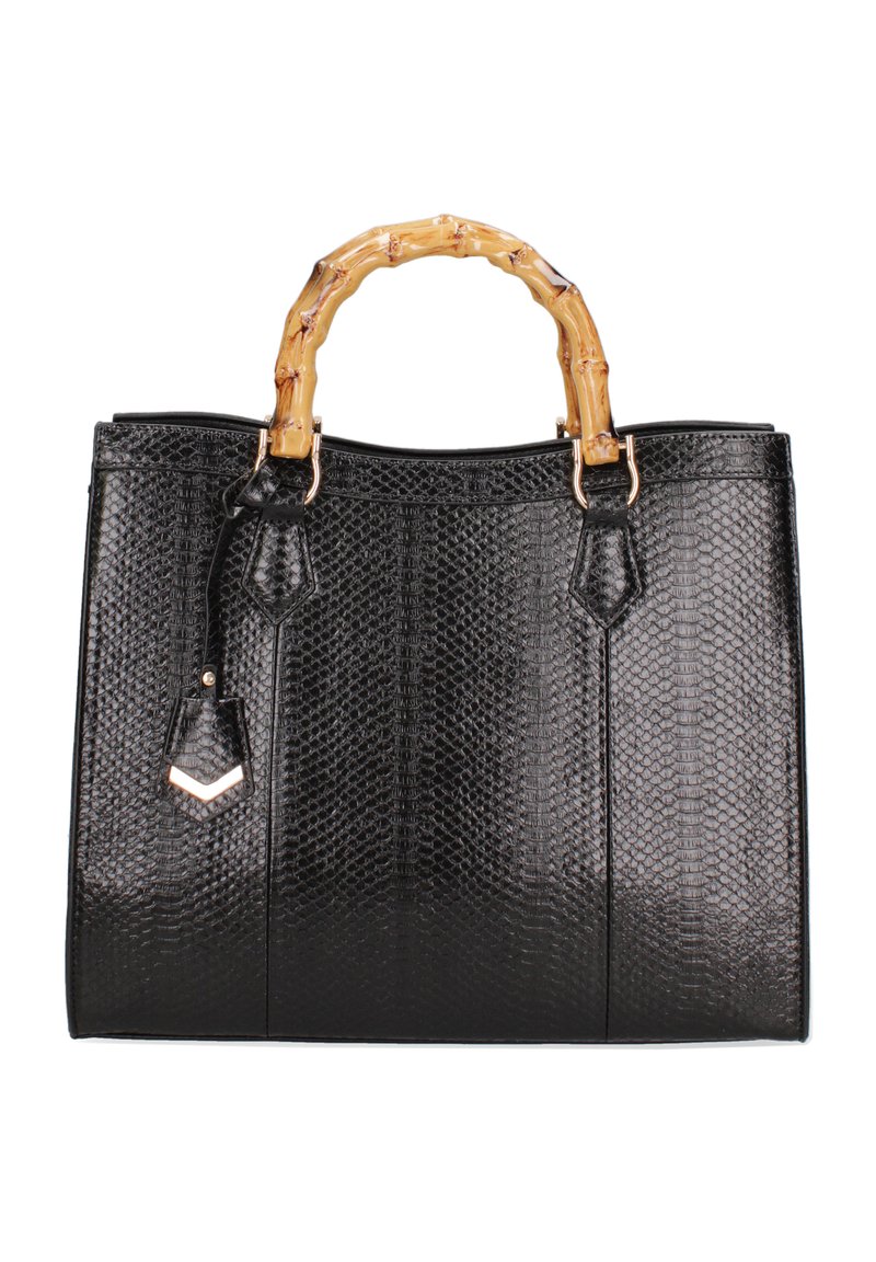 Borsa a mano nera strutturata con motivo in pelle di serpente testurizzata, accentuata da un manico in bambù naturale e dettagli in hardware dorato.