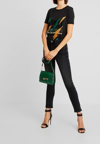 Pieces Vaqueros pitillo - black
