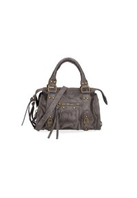 Sac à main en suède gris avec des poignées tressées, décoré de quincaillerie en ton or, d'une bandoulière réglable, d'une poche à zip à l'avant et de détails de couture décoratifs.