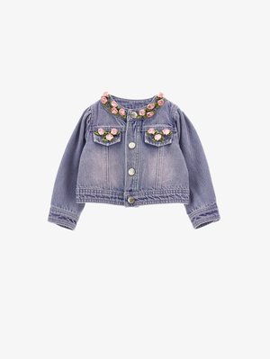 Veste en denim violet avec broderie florale au col et sur les poches. Dotée d'une fermeture à boutons sur le devant et de manches longues.