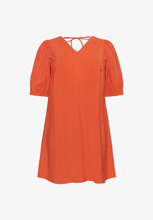 Oranžna obleka z V-izrezom, napihnjenimi rokavi in detajlom z vezavo na hrbtni strani. Narejena iz lahkotnega materiala z gladko teksturo.