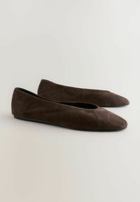 REGULAR FIT - FOREVER COMFORT  ROUND TOE - Balerinke - chocolate brown suede