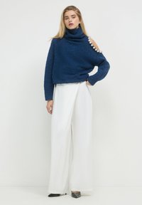 Calliope CUT OUT PERLE  - Strickpullover - blu