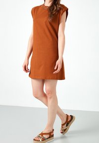 LELA Trikoomekko - brown