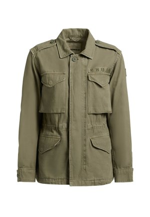 Olijfgroene militairstijl jas met vier klepzakken, knoopsluitingen, schouderepauletten en "K.H.U.J.I." geborduurd boven de rechterzak.