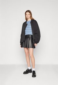 ONLY ONLIZARA ZIP PLEAT SKIRT - Trapecinis sijonas - black