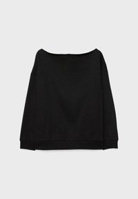 Haut noir à manches longues, épaules dénudées, coupe ample avec poignets et ourlet côtelés, présenté à plat sur un fond gris clair.