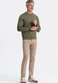 Ombre Felpa - dark olive