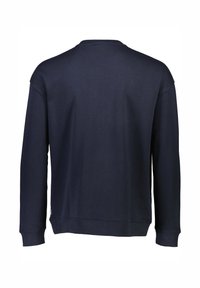 Sudadera azul marino con mangas largas, cuello redondo y puños acanalados. Fabricada en una suave mezcla de algodón con una textura lisa y uniforme.