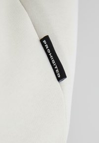 Thumbnail Image 9