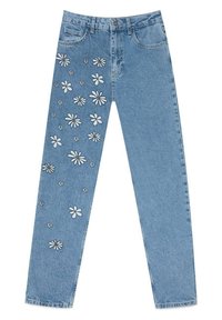 Ljusblå denimjeans med rak benmodell, vita blommönster på ena sidan och klassisk femfickdesign.