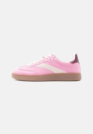 Baskets basses - pink