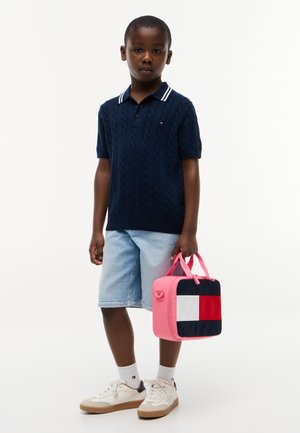Tommy Hilfiger, ESSENTIAL FLAG LUNCH BOX UNISEX - Autres accessoires - exotic pink