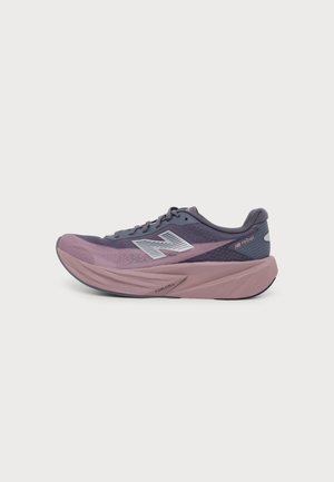 New Balance FUELCELL REBEL V5 - Обувки за бягане по асфалт - magnet/pebble