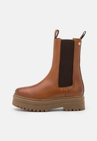 GOING - Botas de tornozelo com plataforma - cognac