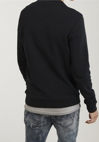 CHASIN' Sudadera - black