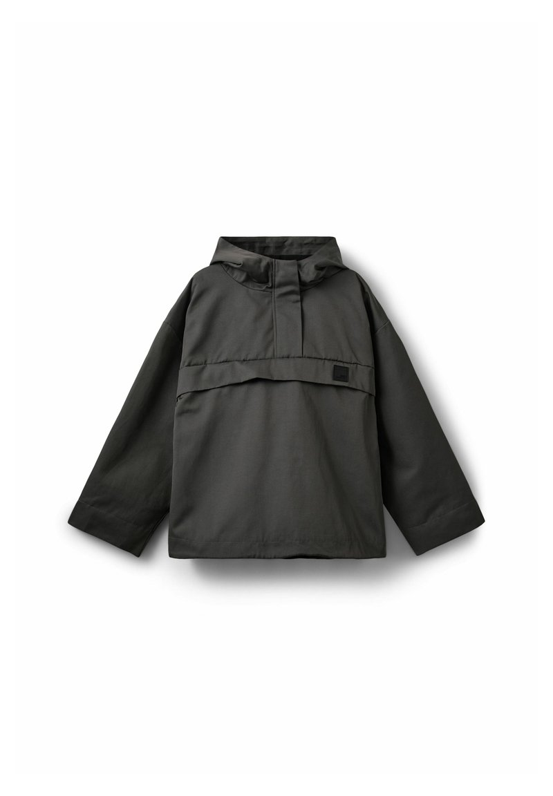 Ciemnozielona bluza z kapturem, z szerokimi rękawami i przednią kieszenią. Wykonana z teksturowanej tkaniny o minimalistycznym wzorze.