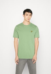 Lyle & Scott - PLAIN - Basic T-shirt - glencoe green Thumbnail Image 1