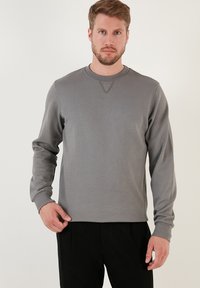REGULAR FIT - Sweatshirt - grey