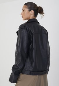 Brave Soul OVERSIZED BIKER - Giacca in similpelle - black