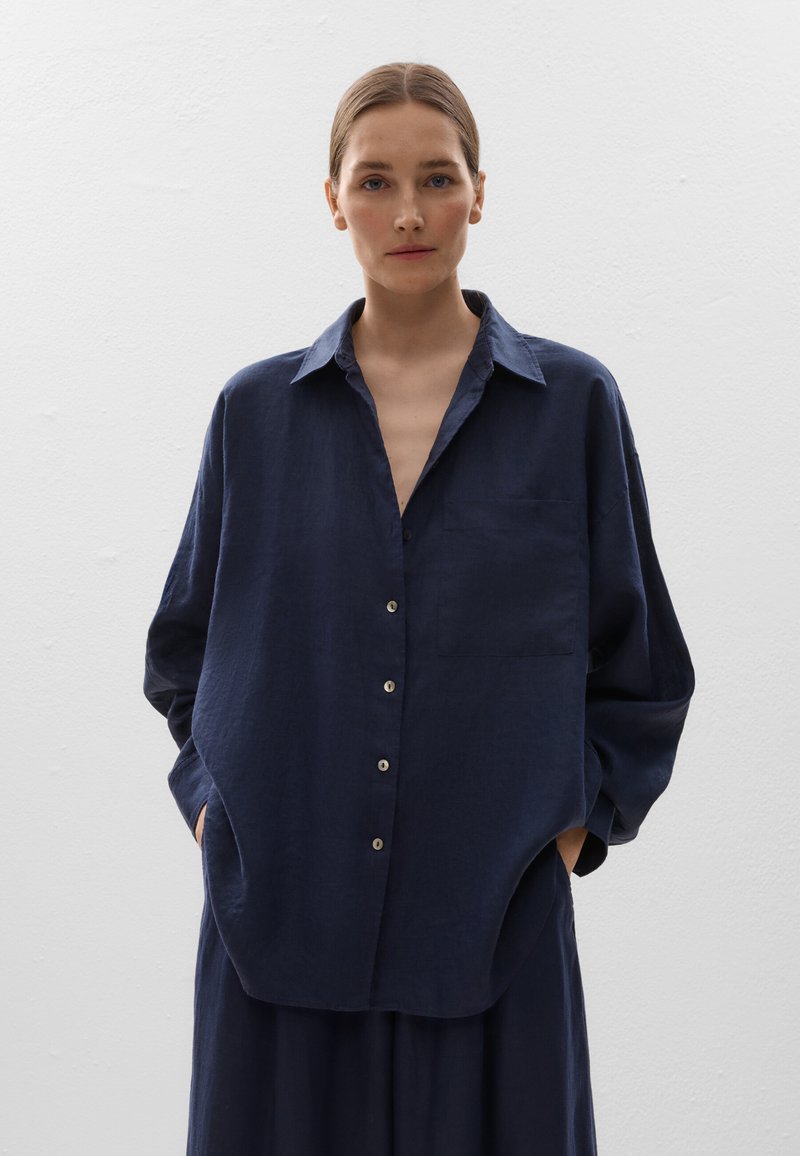 OYSHO - LONG-SLEEVED - Button-down blouse - blue, Enlarge