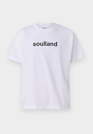 Biała bawełniana koszulka z krótkim rękawem, z czarnym nadrukowanym logo "soulland" na klatce piersiowej. Gładka tekstura, standardowy krój.