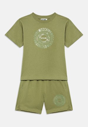 MOSCHINO UNISEX SET - Shorts - olive green