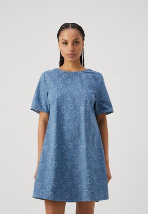 Pieces PCDIANA O NECK SHORT DRESS  - Dongerikjole - medium blue denim