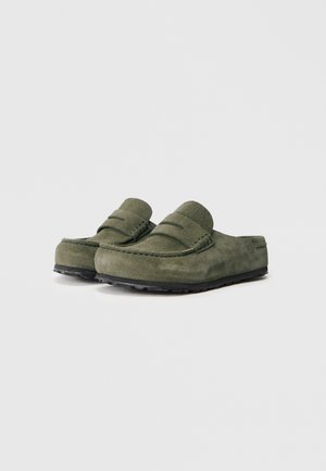 Rangs 9: Birkenstock - NAPLES UNISEX - Iešļūcenes