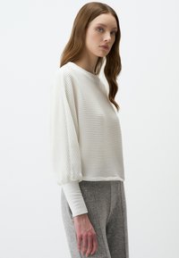 Jimmy Key ROUND NECK BATWING SLEEVE  - Pullover - ecru