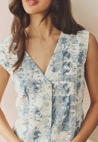 Next REGULAR FIT - BRODERIE - Vest - white blue scenic print