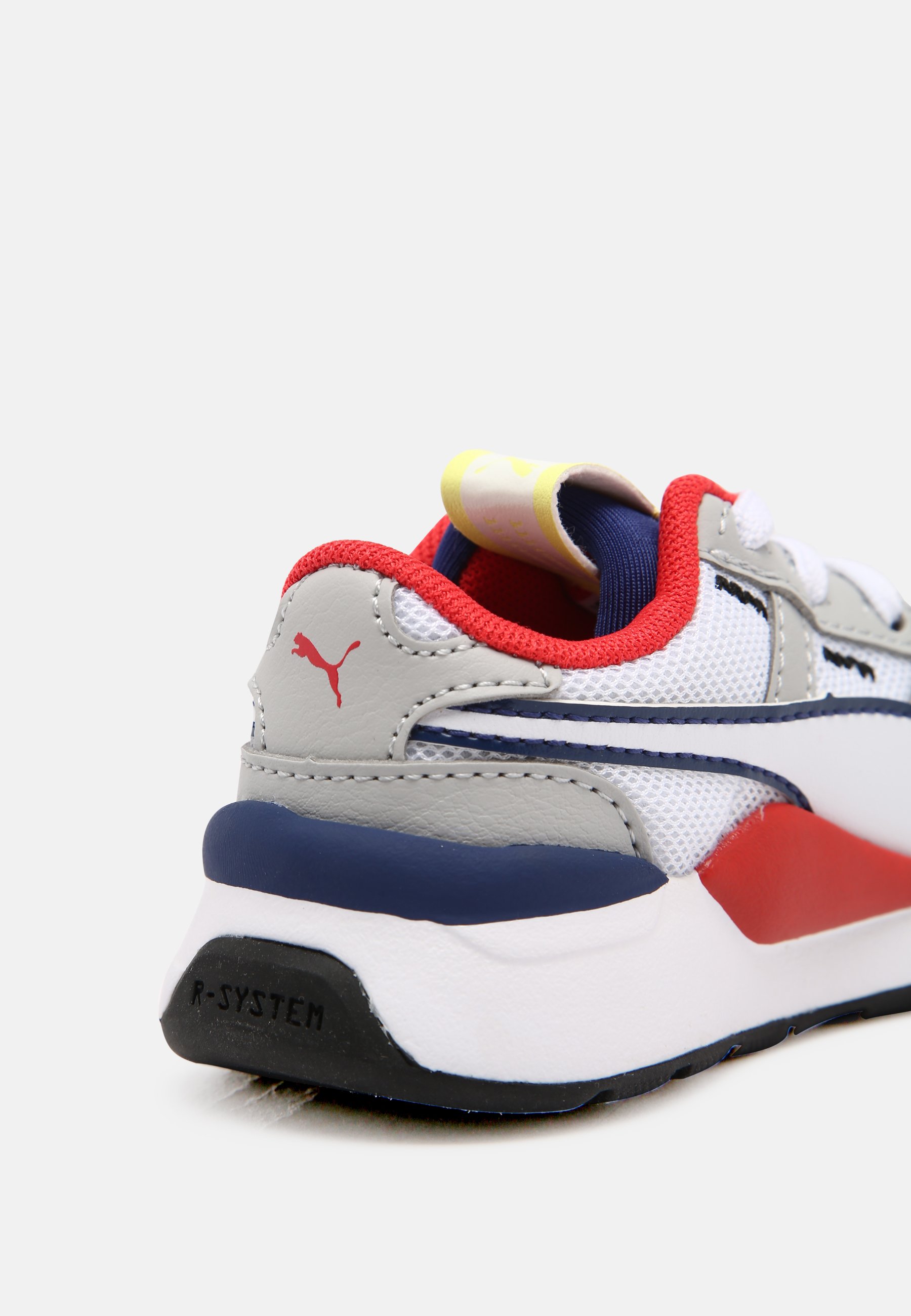 puma r system trainers