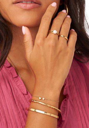 My Jewellery, MINIMALIST BRACELET WITH HEART AND IMITATION PEARL - Bracelet - gold-coloured