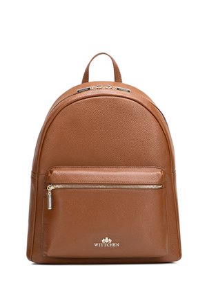 Bruine leren Wittchen rugzak met voorvak met ritssluiting, ritstrekker in goudkleur en een bovenhandvat.