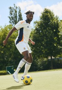 adidas Performance REAL MADRID 24/25  JERSEY - Sporto klubų atributika - white/team navy blue/crew orange