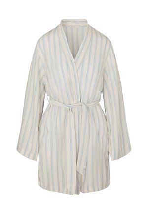 Weißer Bademantel mit hellblauen vertikalen Streifen, langen Ärmeln, Schalkragen und einem Taillengürtel.