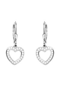 Silverfärgade hjärtformade örhängen med ett ihåligt center, omgiven av små klara ädelstenar, fästa med en lyft-back-låsning.