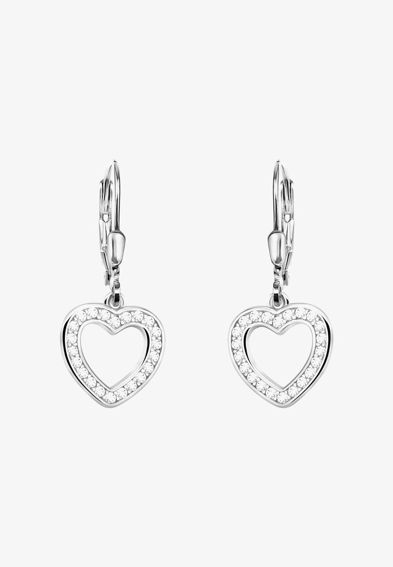 Silverfärgade hjärtformade örhängen med ett ihåligt center, omgiven av små klara ädelstenar, fästa med en lyft-back-låsning.